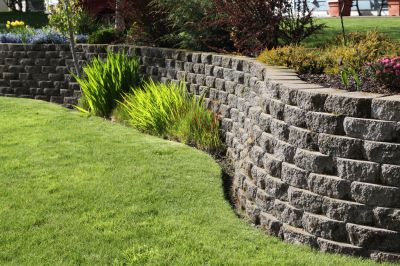 Improve the Aesthetic Appeal of Your Retaining Wall Repair!