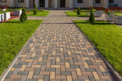 Paver Walkways Enhances Landscape Aesthetics